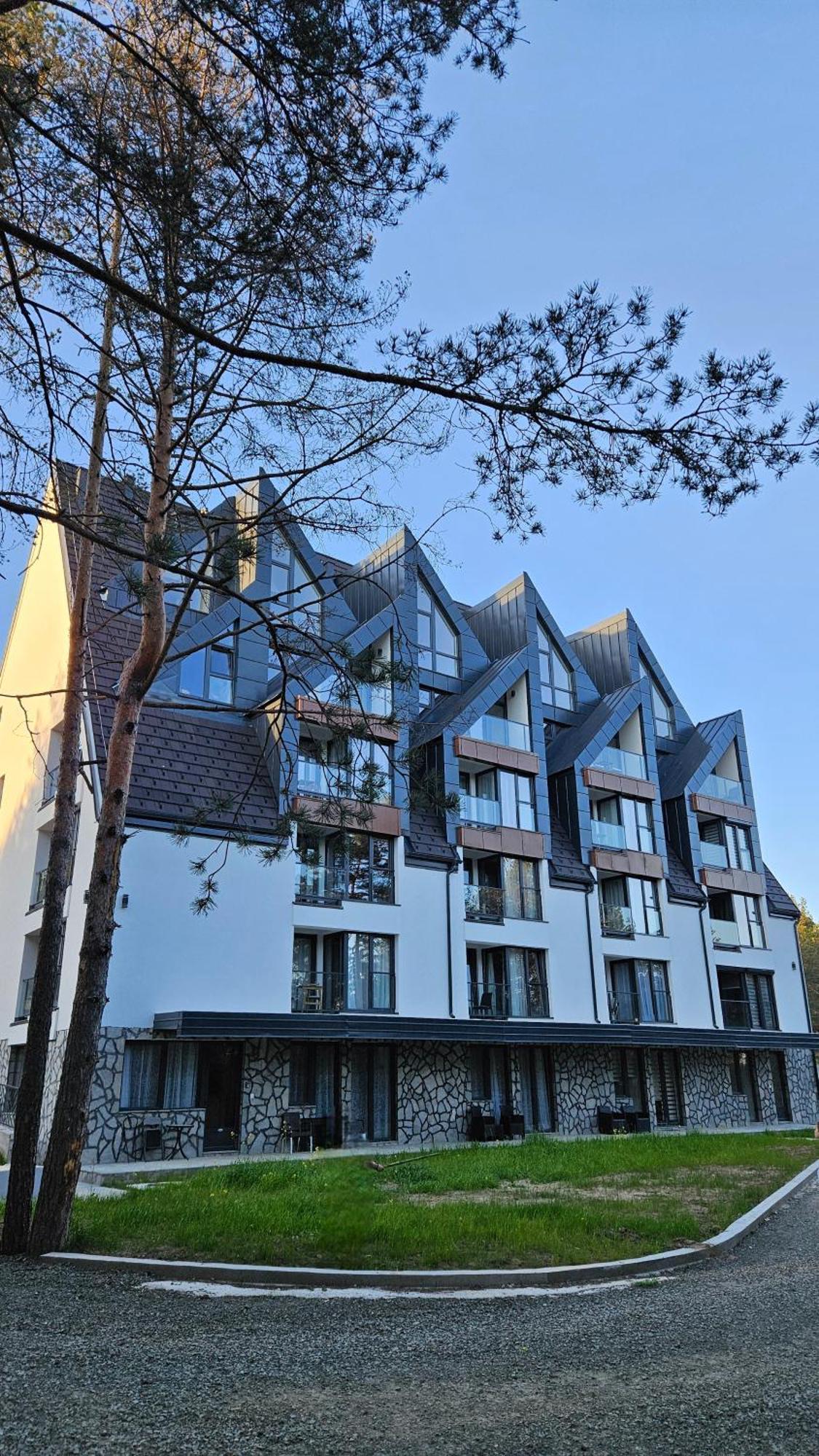 Apartment Hills Part *